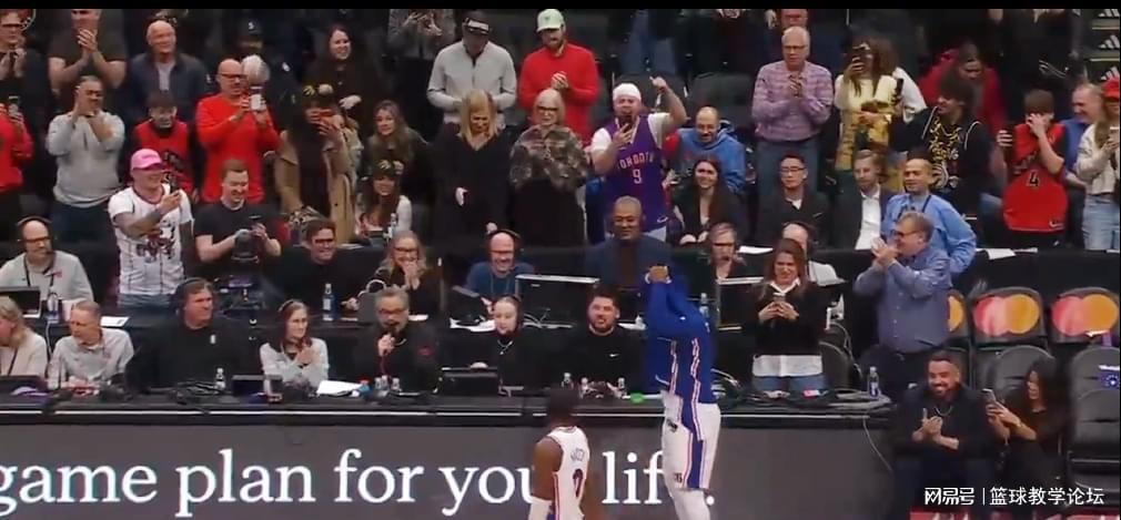 星空xk-0+0+0+0！客场两万球迷起立！20年生涯最后一舞